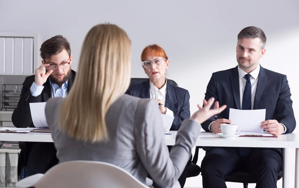 职场面试官问你还要二胎吗?看看面试者都怎么回答