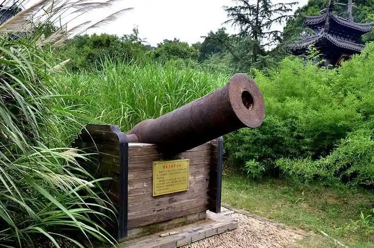 "渡江英雄第一船",江阴要塞炮台风光,军事文化博物馆