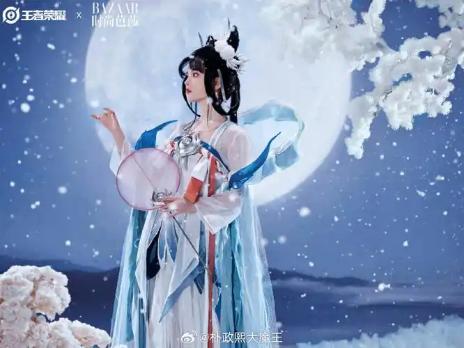 杨超越101前三出道不是没原因的  这cos图是真能打  就是能不能多给