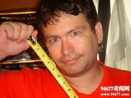世界上阴茎最大的人乔纳福尔肯巨屌长34厘米