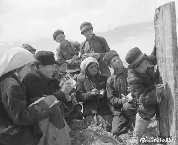 《光明日报》嘲讽群众与武大选调生侮辱嘉峪关,本质是同一件事情