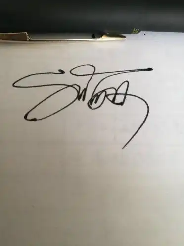 擅长:暂未定制 参与团队:我诗故我在 向ta提问私信ta 刘敏签名设计