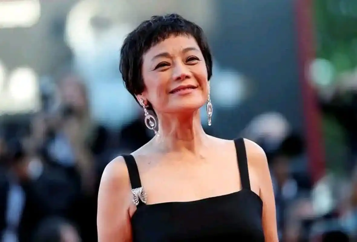 影后张艾嘉拍过过百部电影,两度获得香港电影金像奖最佳女主角,又夺