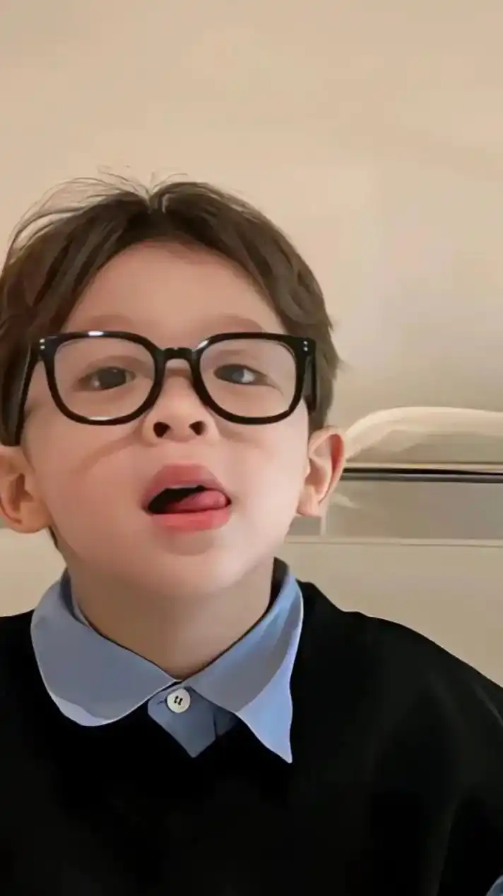 手机里最近一张照片 - dy小张伟 - 抖音