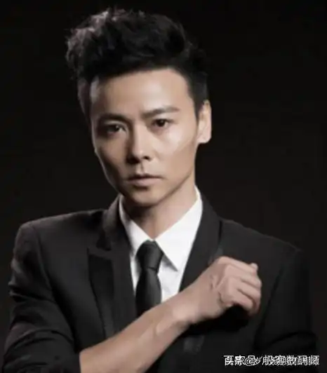 张晋,1974年5月19日出生于重庆,中国男演员,武术指导,国家武英级武术