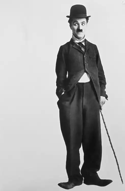 卓别林在饭桌上问周总理能送我一瓶茅台酒吗总理的回答很震撼