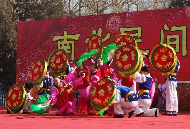 地坛庙会歌舞贺新春