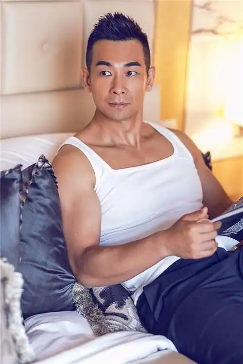 回顾赵文卓娶小8岁东北小丫婚后连生三胎如今一家其乐融融