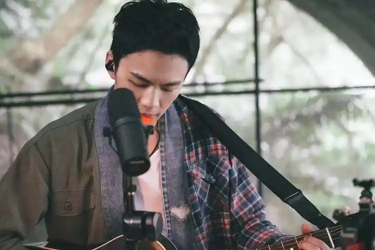 鹅们来讨一下李鸿其!