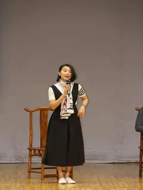 朱红星在讲述塑造小青的表演方法