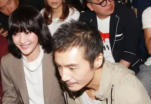 朴树与周迅情侣装同台有点尴尬?他俩明明是中国好前任!