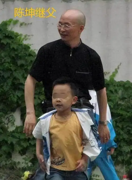 陈坤儿子陈尊佑的身世之谜:从领养到保姆传闻,至今无人知晓