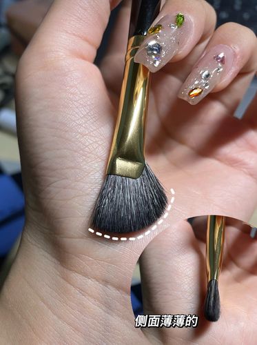 拯救塌鼻梁!半扇形鼻影刷化妆刷镰刀头小扇形阴影修鼻梁晕染高光