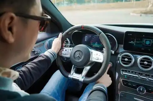 成个男人翻晒来 激情试驾奔驰c43 amg旅行版_搜狐汽车_搜狐网