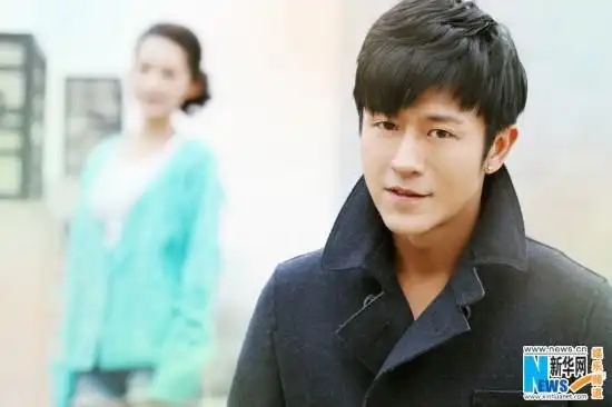 林申李沁情侣写真曝光 甜美俏皮春意盎然(多图)