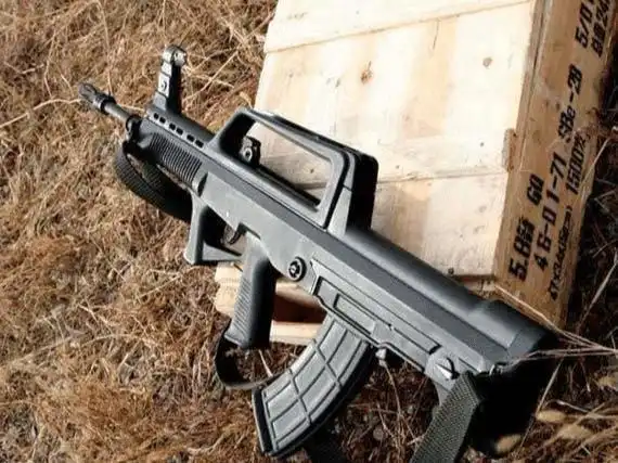 中国的95式和81杠哪种枪更适合战争