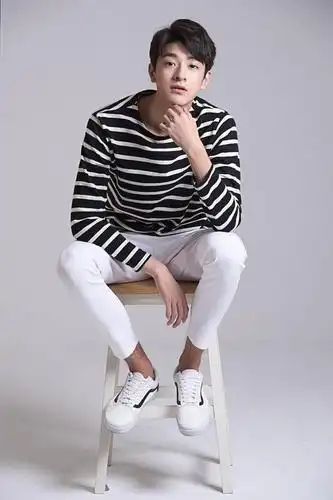 林一18岁便成胡歌师弟