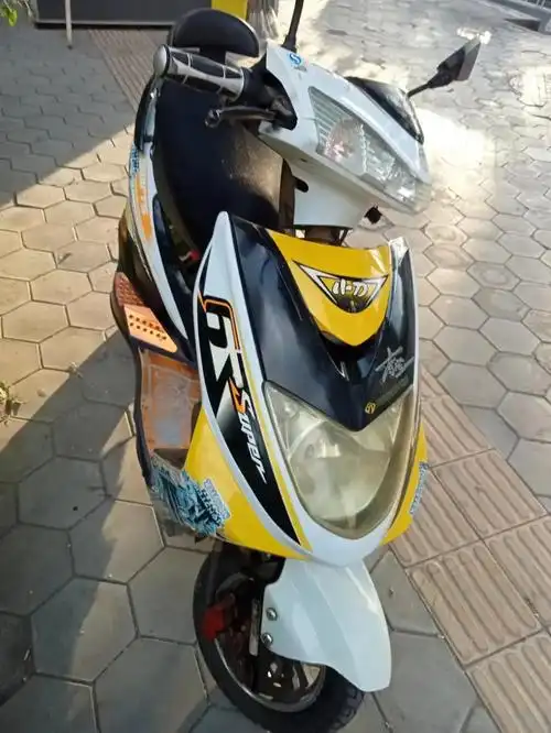 出售一辆小刀电动车,成色9成新,续航60公里,手续齐全,有牌 - 抖音