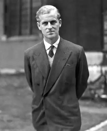 除了温莎公爵英国王室穿衣服最帅的男人菲利普亲王