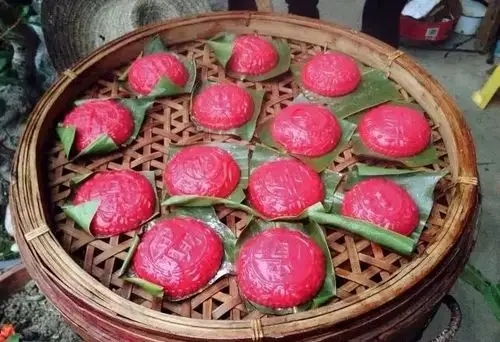 财丁贵,红团印穿红衣,做红团红团是仙游人过年时