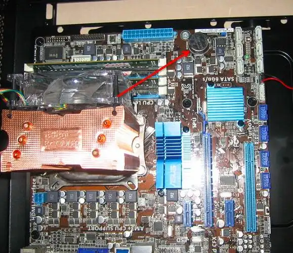 我们把台式电脑的插头给拔了,过一会儿再接上电,开机,即使没联网,电脑