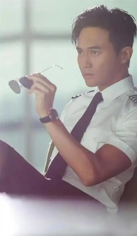 与宣萱绝交十年,暗骂佘诗曼"狐狸精",为何张智霖仍不离不弃?