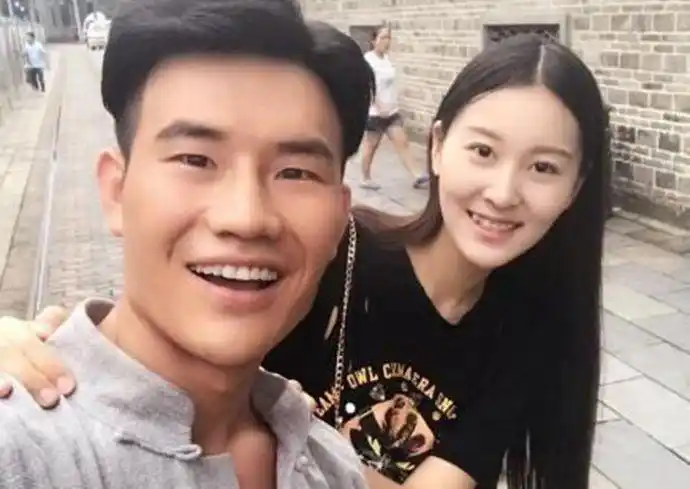 谢孟伟老婆郭珊珊是谁 其个人资料遭网友曝光-爱妻自媒体