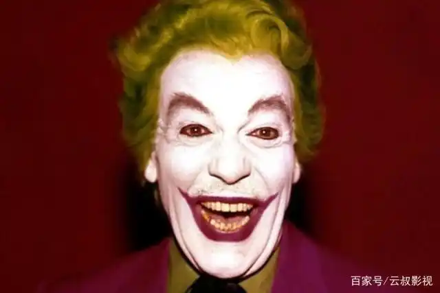 对不同电影中小丑角色的全面比较,包括笑容,着装,恐惧感!