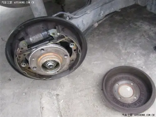 询问如何拆后轮轴承想自己换