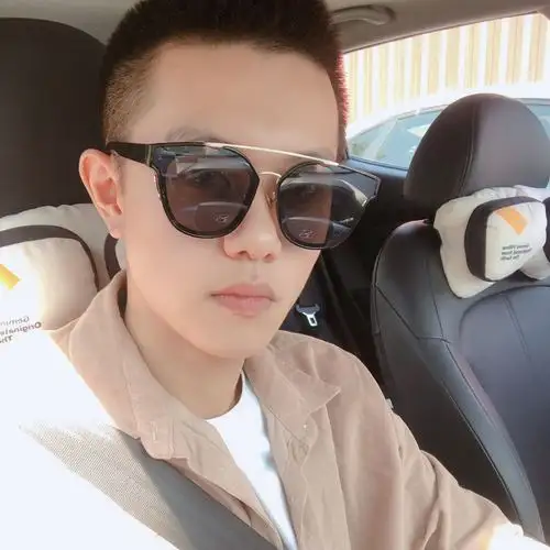 王先生                     男 24岁 四处游走 大专学历 5个月以上