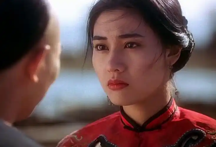 李嘉欣在电影《方世玉》中的古装造型更美