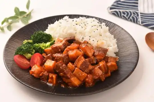 红烧肉盖浇饭图片