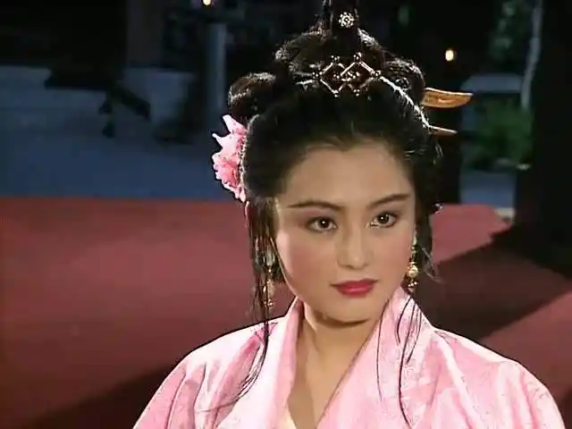 另一位可以和貂蝉媲美的女性可谓是"名不见经传",此人低调地甚至连