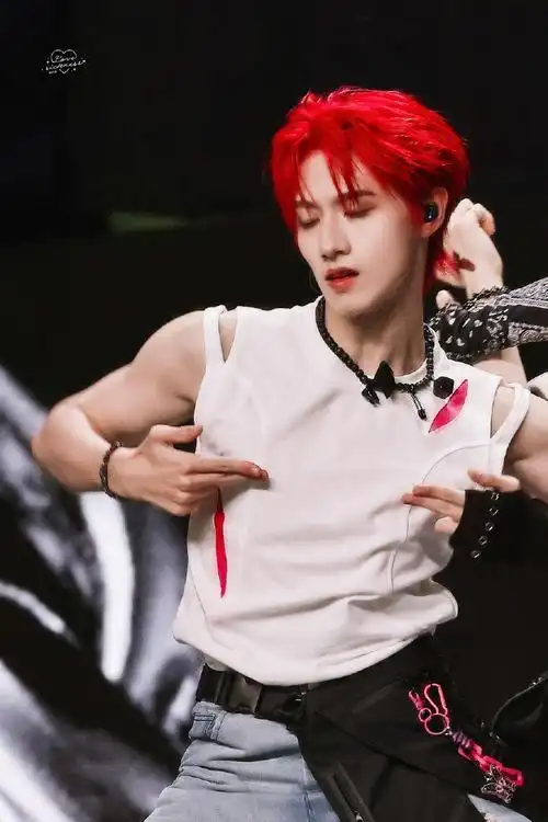 朱志鑫晒童年照