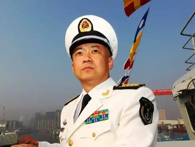 航母舰长需要什么条件什么级别辽宁舰普通船员都有硕士博士