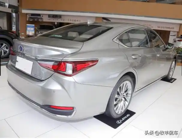 雷克萨斯es旗舰轿车!标配马克莱文森音响