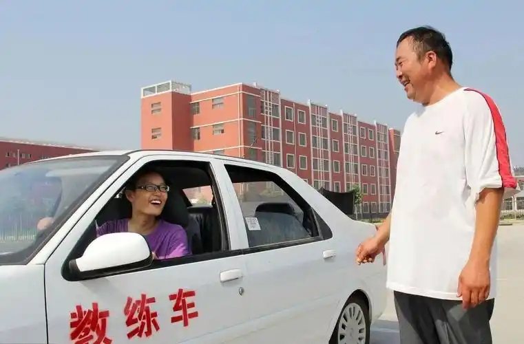 考驾照练车时,教练的经典语录有哪些?老司机:一番苦心