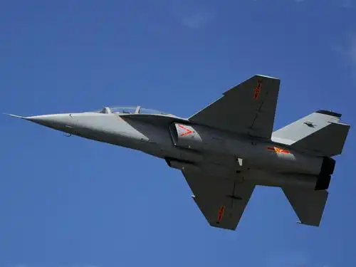 第四代战斗机飞行员,同时也是中国第一种按西方标准研制的教练机