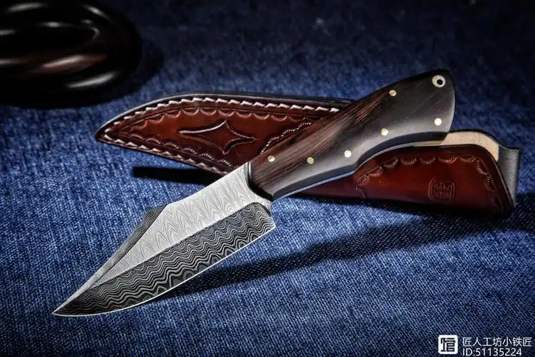 汉风茶刀的刀尖模仿中国古代弓箭的箭簇;匠人工坊龙鳞刀的造型取材于