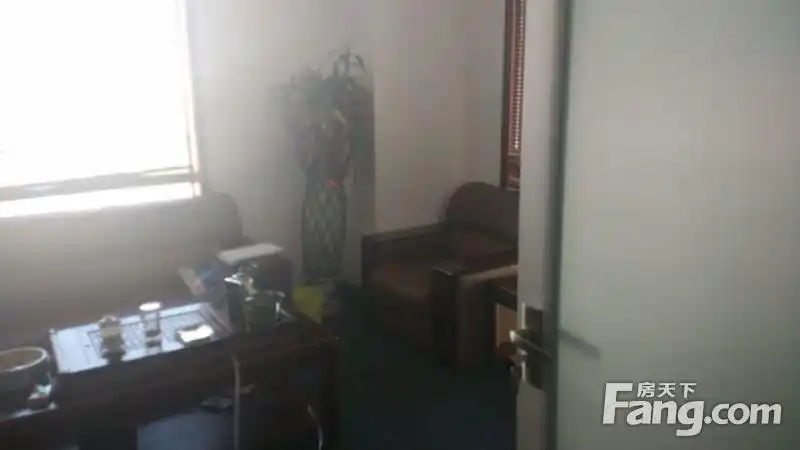 底铁一号线下瓦房站恒华大厦写字楼96㎡交通便利 随时看房