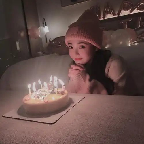 周洁琼庆20岁生日感慨良多 一身粉衣许愿甜美可人-搜狐大视野-搜狐新