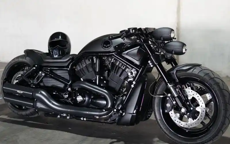 暗黑哈雷威路德就像来自未来世界的暗夜骑士