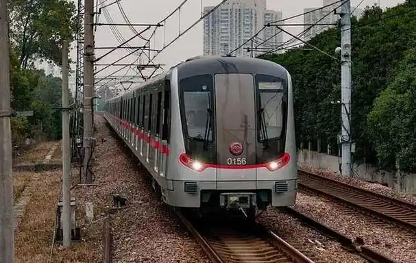 轻轨交通线网规划示意图(银川轨道交通网规划由6条放射线路组成)(1)