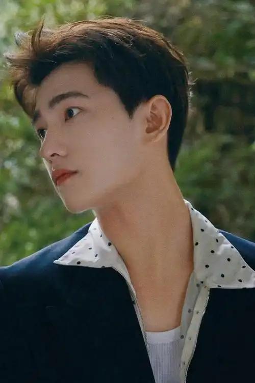 杨洋于途的壁纸砸过来好吗