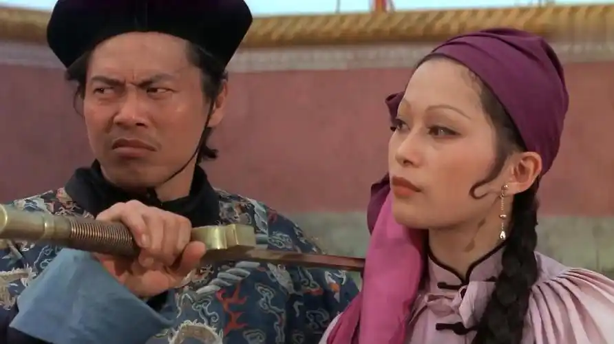 清宫大刺杀:八旗女子们练成血滴子,纳兰不服宝鹰,宝鹰不敢动手