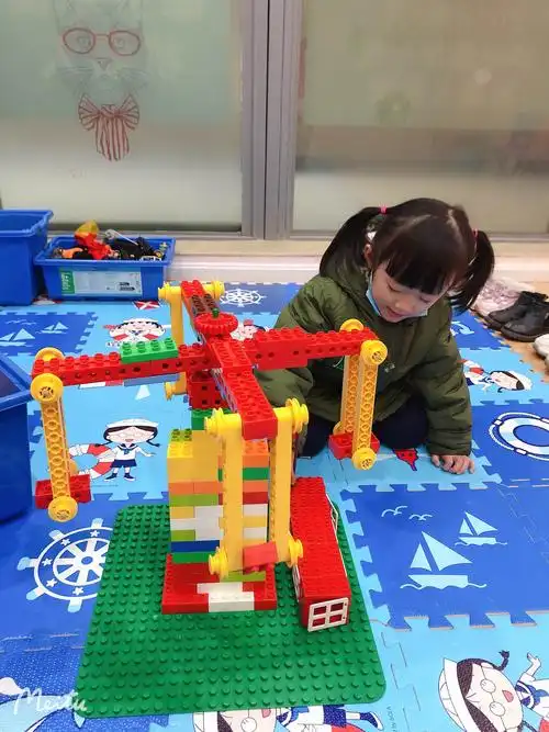 德宝乐高机器人—2021.1.9—《旋转飞椅》