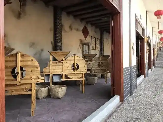 不仅如此,还可以亲身体验古老客家农耕文化的体验长廊,有多种古老客家