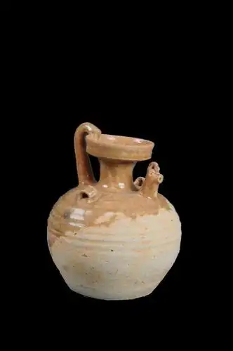 东晋洪州窑青釉双系鸡首壶