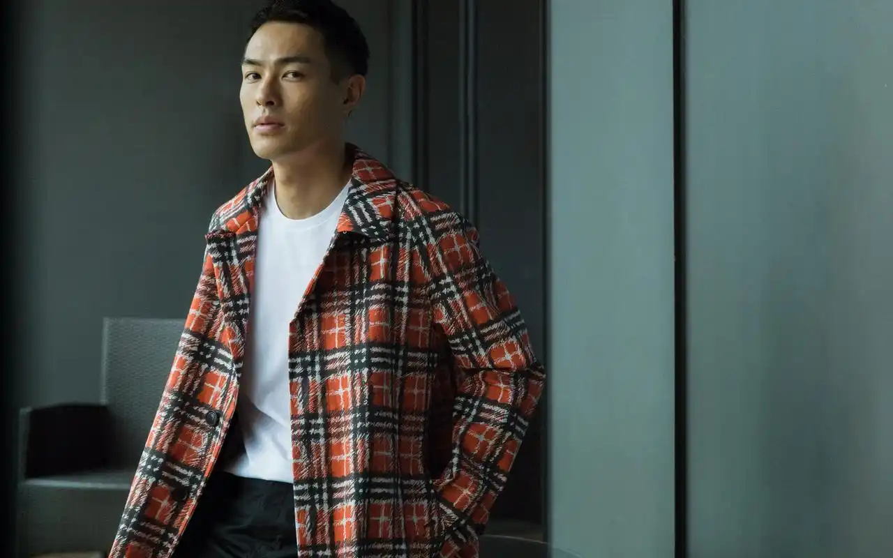 杨佑宁帅气图片高清电脑桌面壁纸