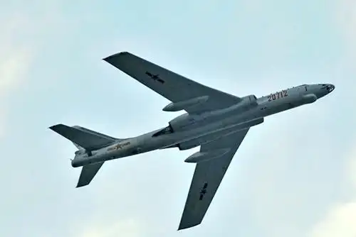 资料图:中国轰-6轰炸机